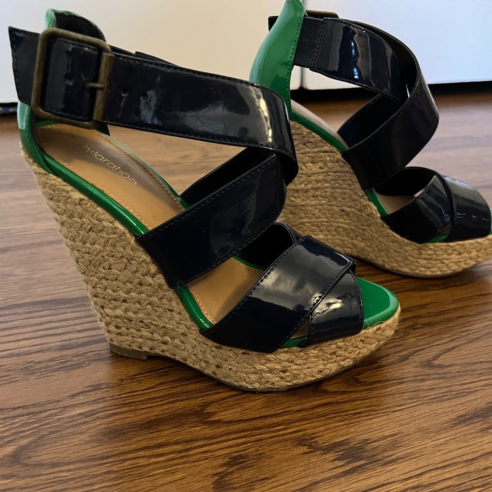 Navy wedges
